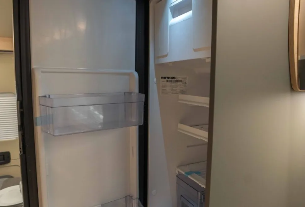 Autotrail Adventure 65 140BHP Auto 2026