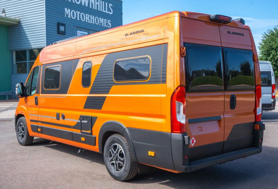 Adria Twin Supreme 640 SLB 140BHP Auto 2026