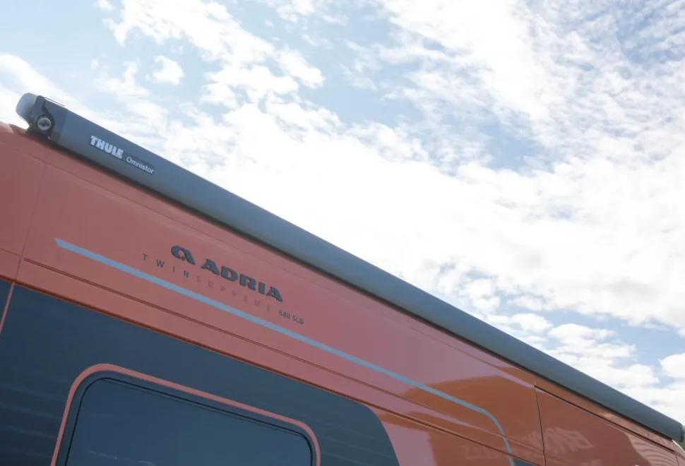 Adria Twin Supreme 640 SLB 140BHP Auto 2026