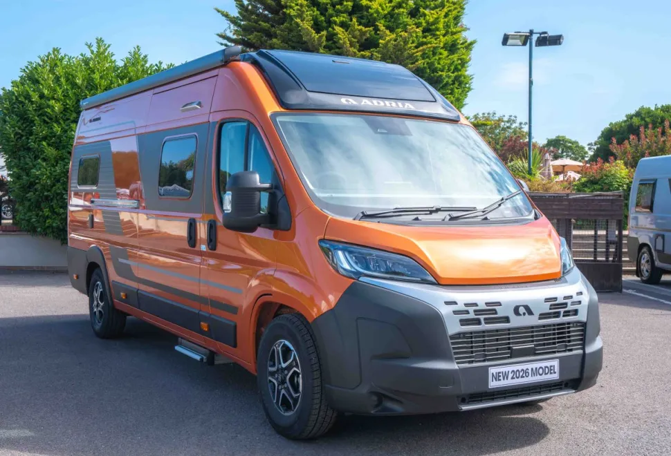 Adria Twin Supreme 640 SLB 140BHP Auto 2026
