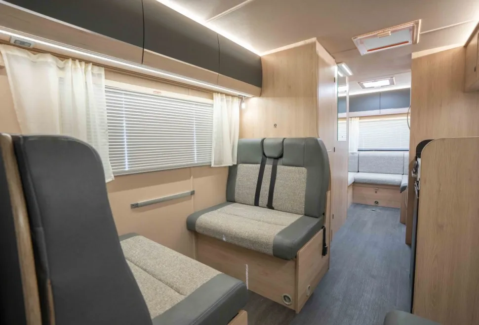 Autotrail Expedition C72 140BHP 2024