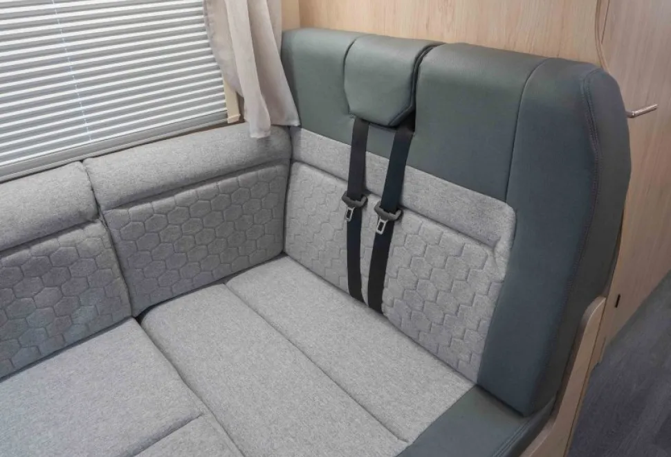 Autotrail Expedition C72 140BHP Auto 2026