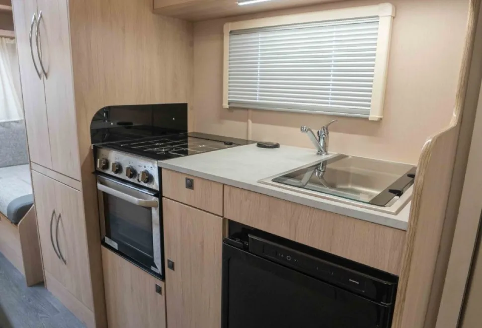 Autotrail Expedition C72 140BHP 2024
