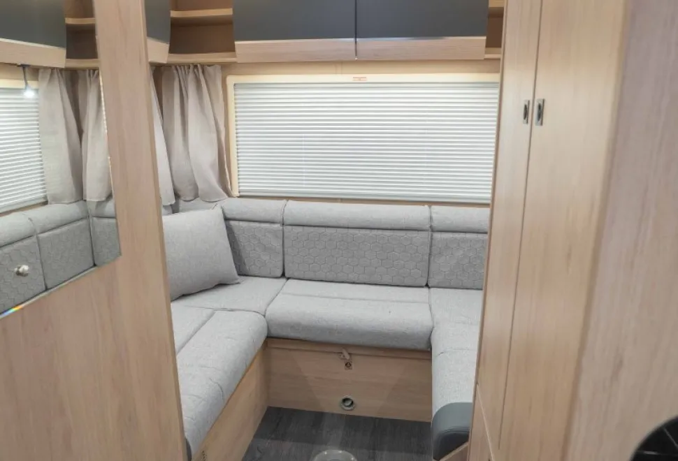 Autotrail Expedition C72 140BHP Auto 2026