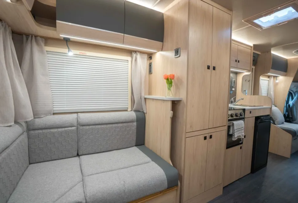 Autotrail Expedition C72 140BHP Auto 2026