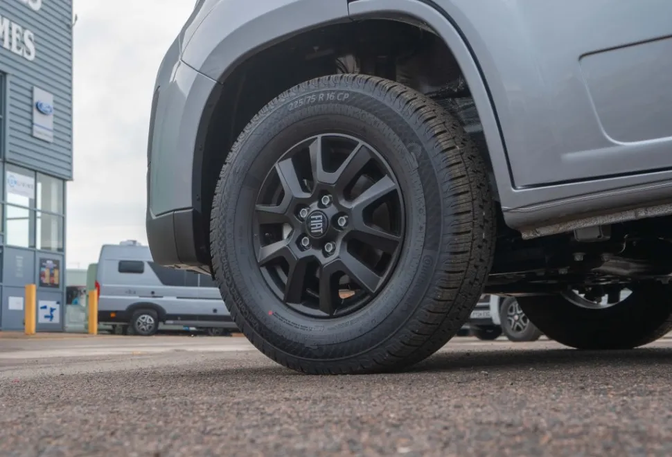 Autotrail Expedition C72 140BHP Auto 2026