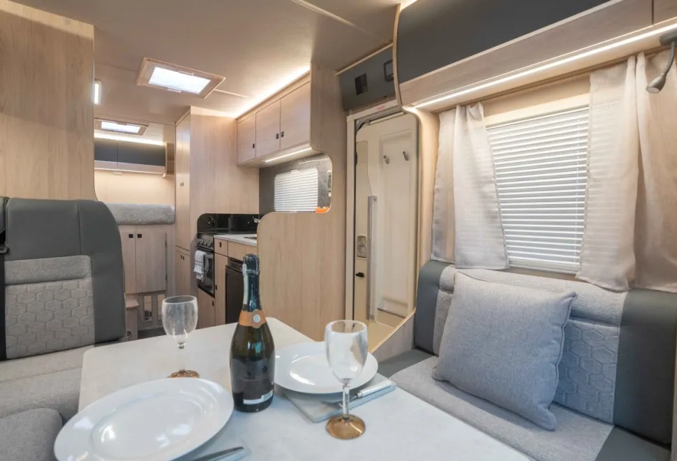 Autotrail Expedition C73 140BHP 2026