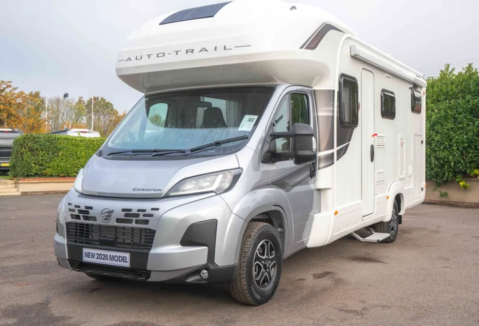 Autotrail Expedition C73 140BHP Auto 2026