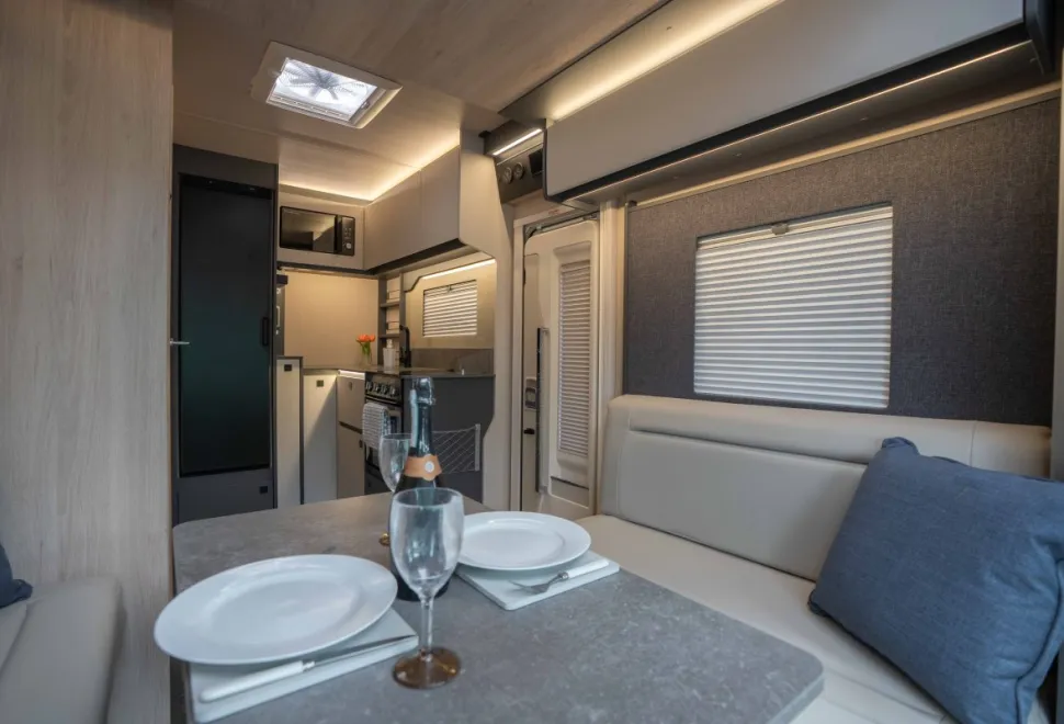 Autotrail F-Line F62 165BHP Auto 2026