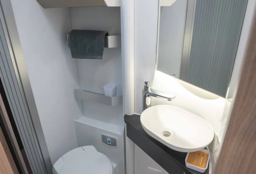 Adria Compact Supreme DL 140BHP 2026