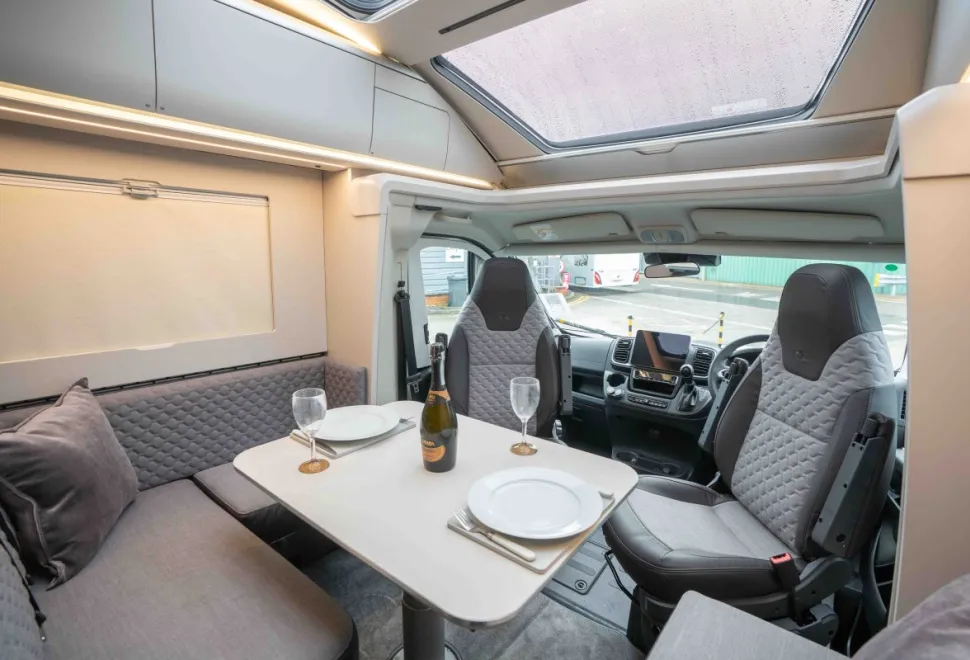 Adria Coral Supreme 670 SL 180BHP Auto 2026