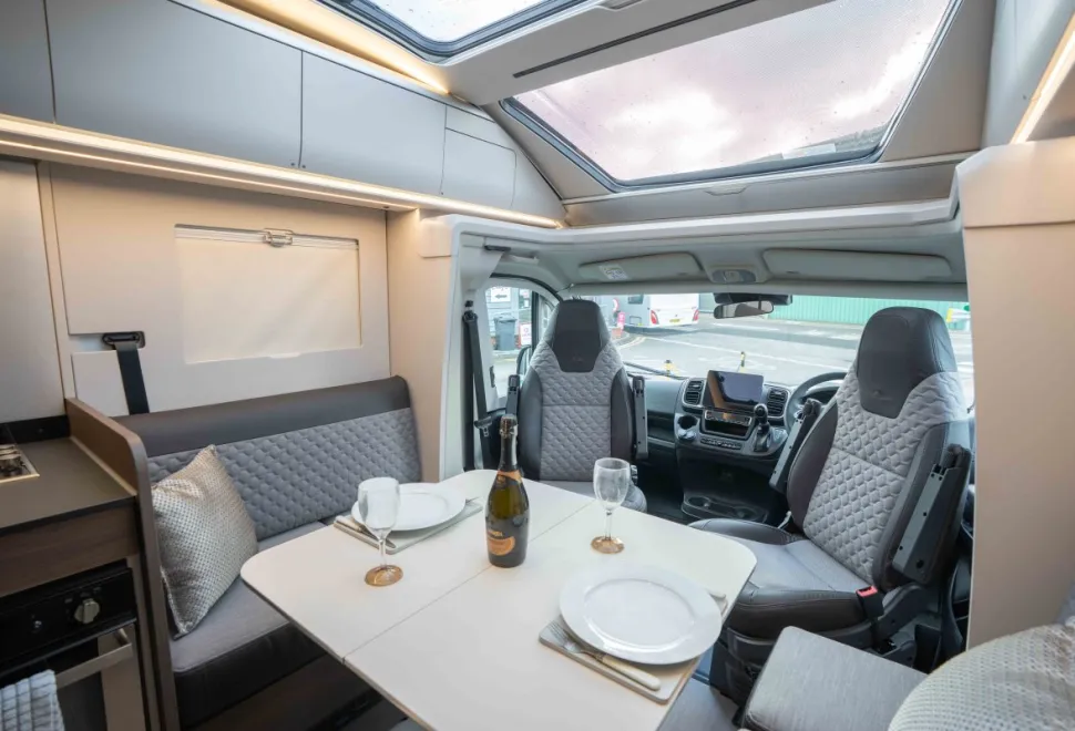 Adria Coral Supreme 670 DC 180BHP Auto 2026