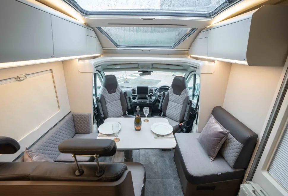 Adria Coral Supreme 670 SL 180BHP Auto 2026