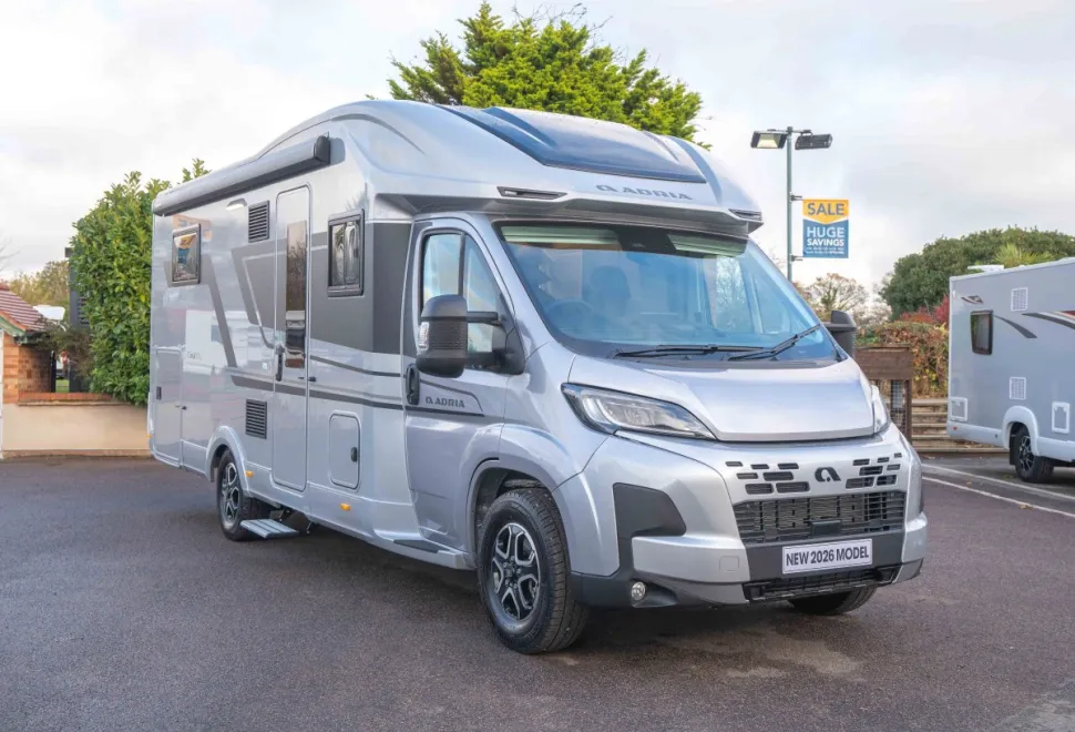 Adria Coral Supreme 670 DC 180BHP Auto 2026