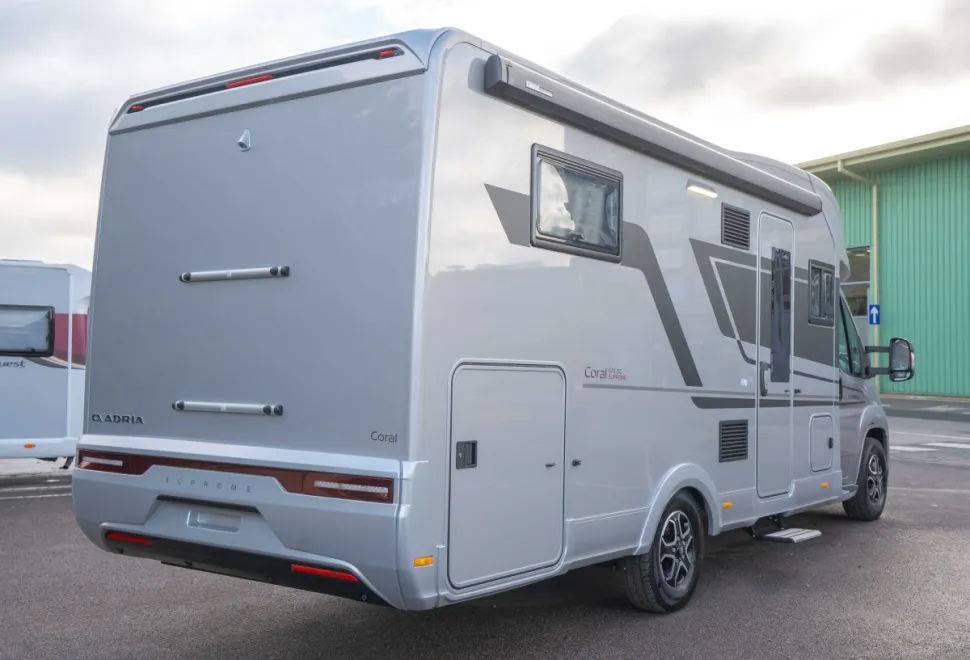 Adria Coral Supreme 670 DC 180BHP Auto 2026