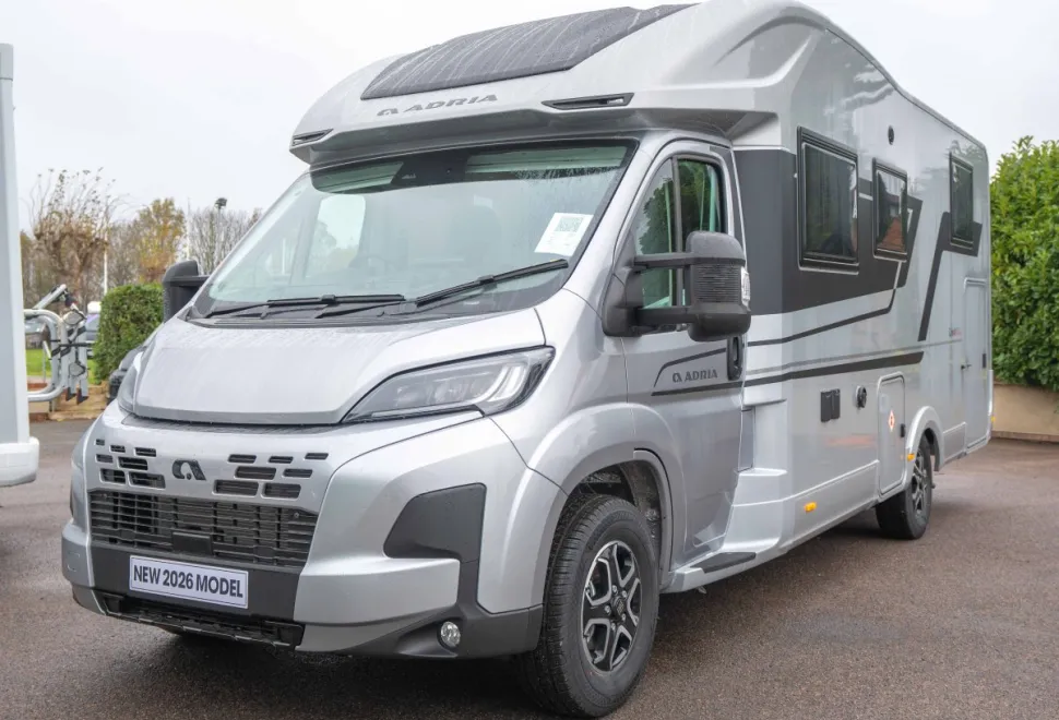 Adria Coral Supreme 670 SL 180BHP Auto 2026