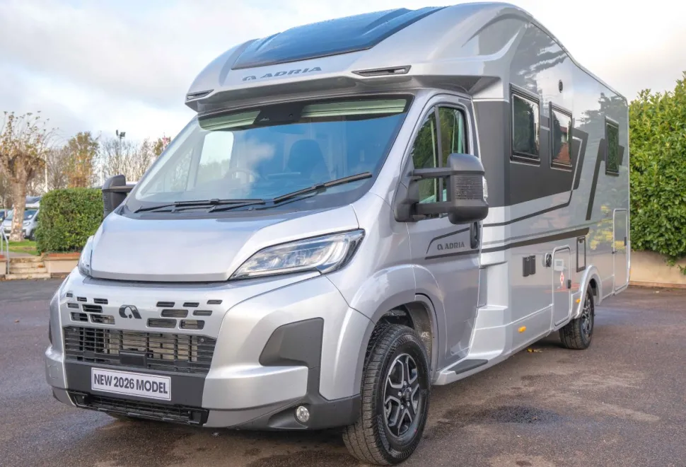 Adria Coral Supreme 670 DC 180BHP Auto 2026
