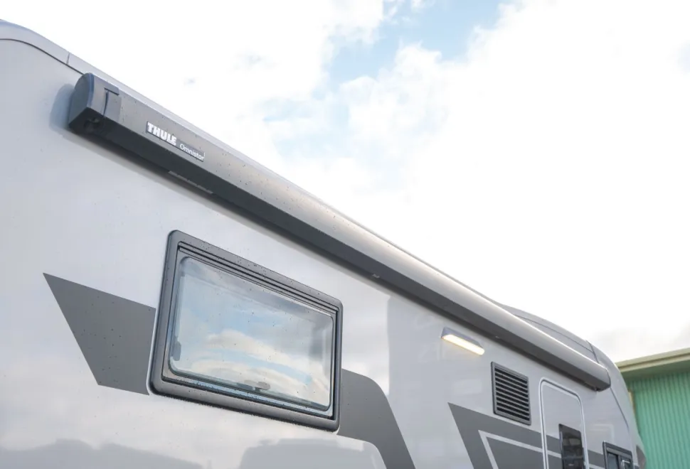 Adria Coral Supreme 670 DC 180BHP Auto 2026