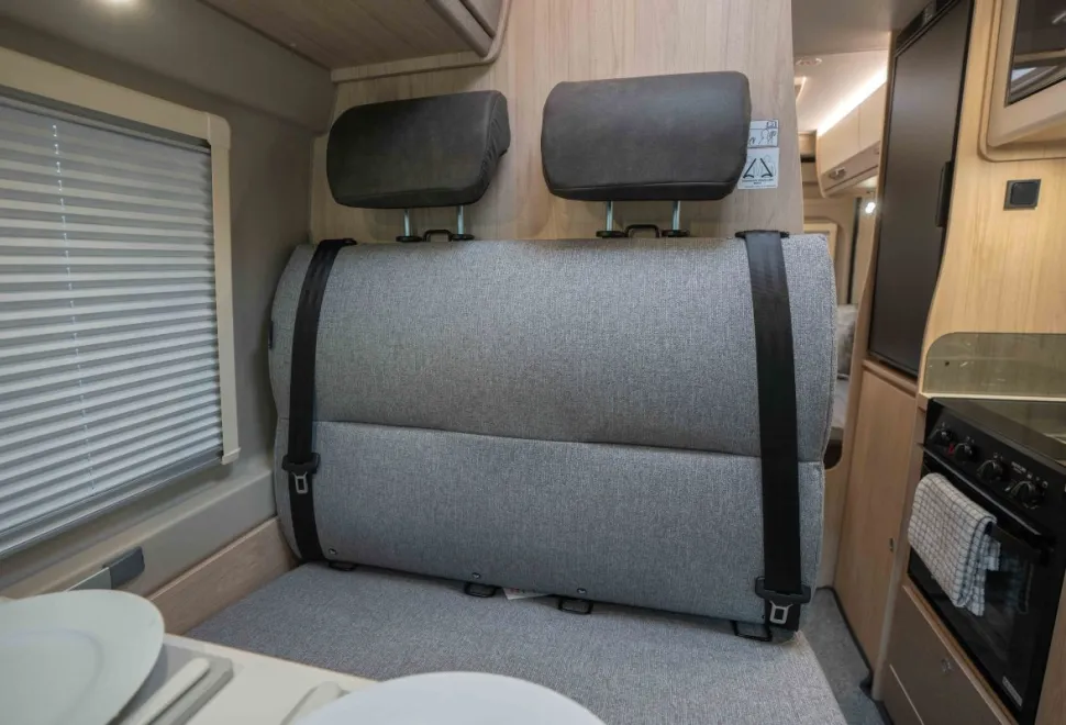 Elddis Evolution CV40 140BHP Auto 2026