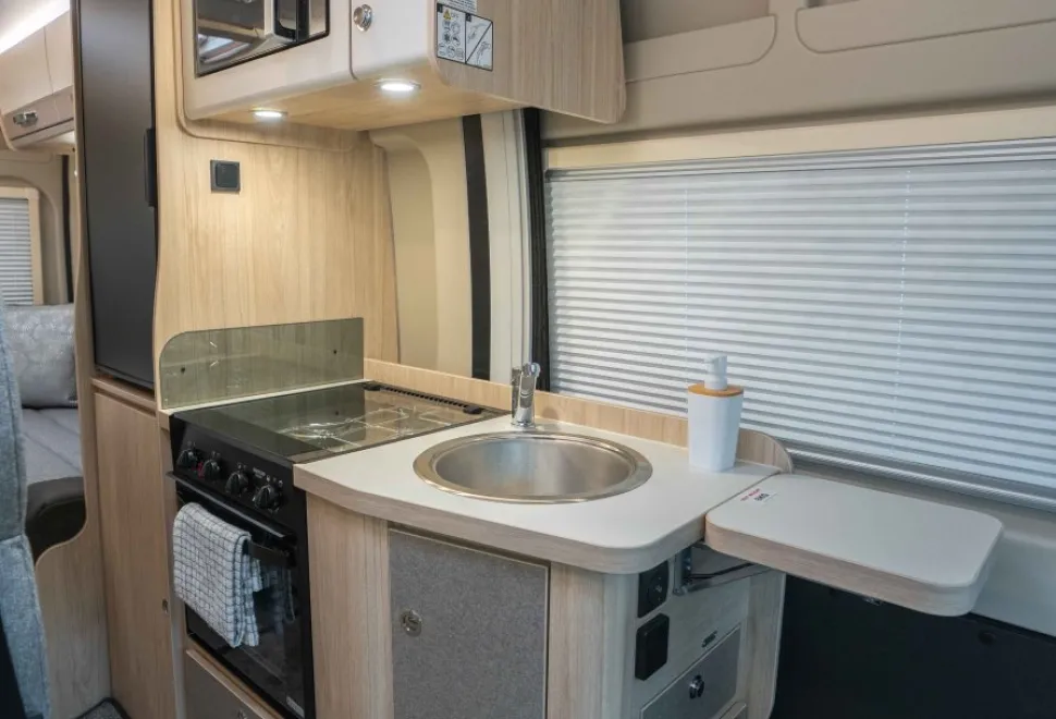 Elddis Evolution CV40 140BHP Auto 2026