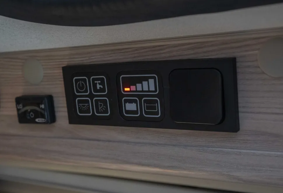 Elddis Evolution CV80 140BHP 2023