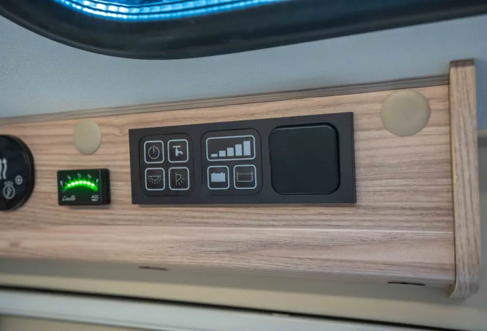 Elddis Evolution CV80 140BHP 2022