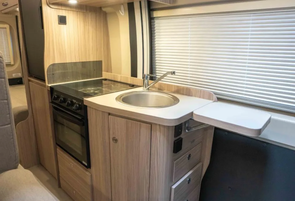 Elddis Evolution CV80 140BHP 2022