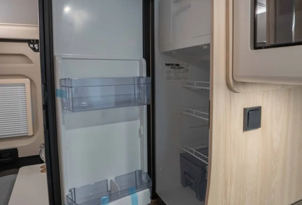 Elddis Evolution CV80 140BHP Auto 2026