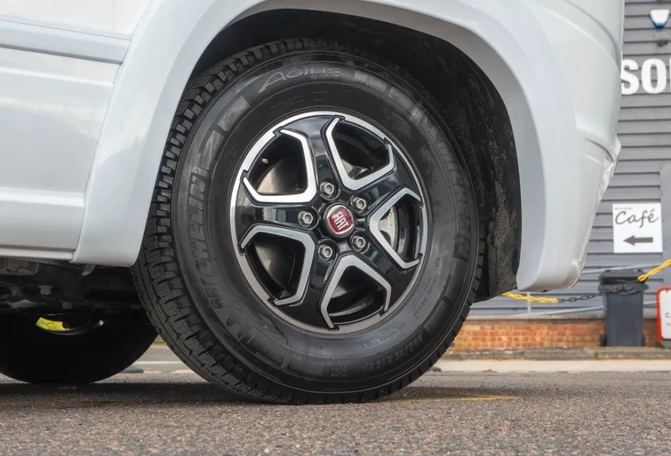 Dethleffs Trend i7057EB 180BHP Auto 2025