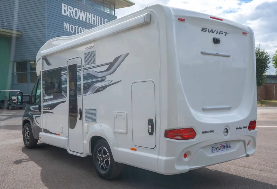 Swift Escape 640 140BHP Auto 2026