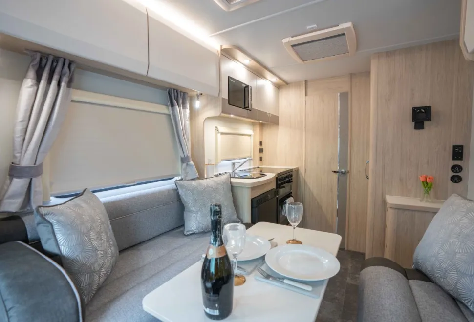 Elddis Evolution 105 140BHP Auto 2026