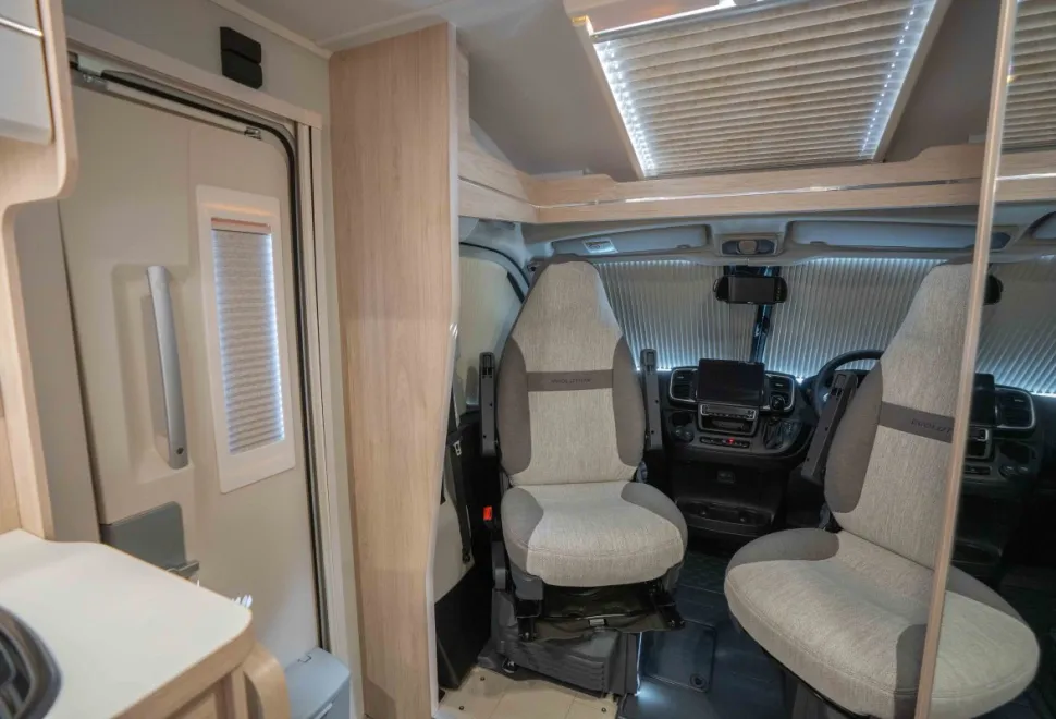 Elddis Evolution 120 140BHP Auto 2025