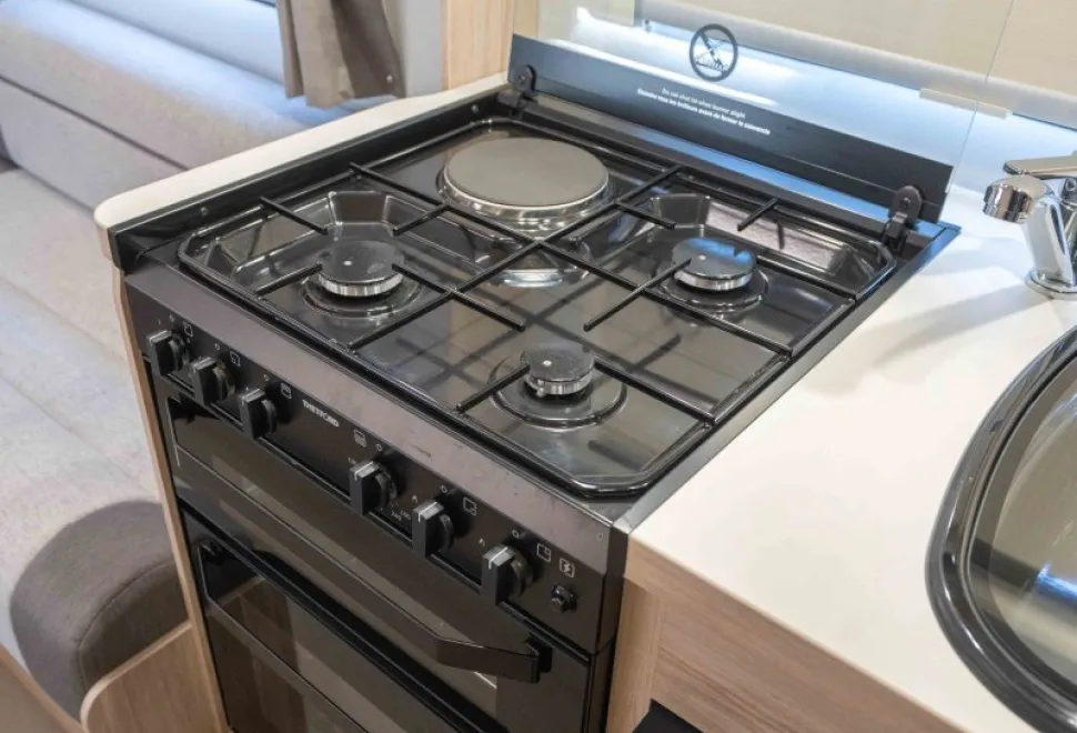 Elddis Evolution 120 140BHP Auto 2025