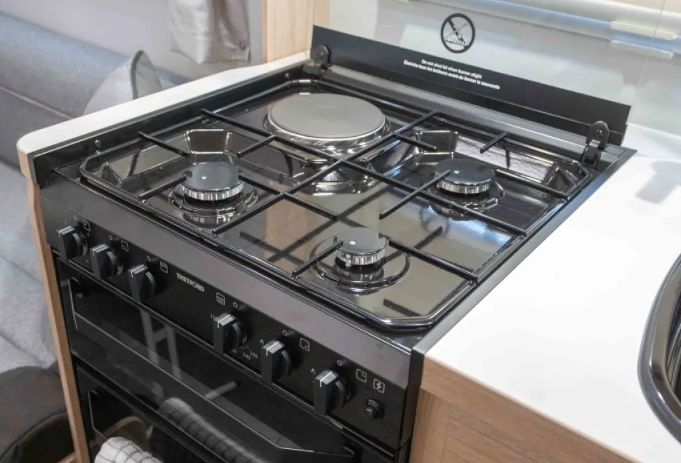 Elddis Evolution 120 140BHP Auto 2026