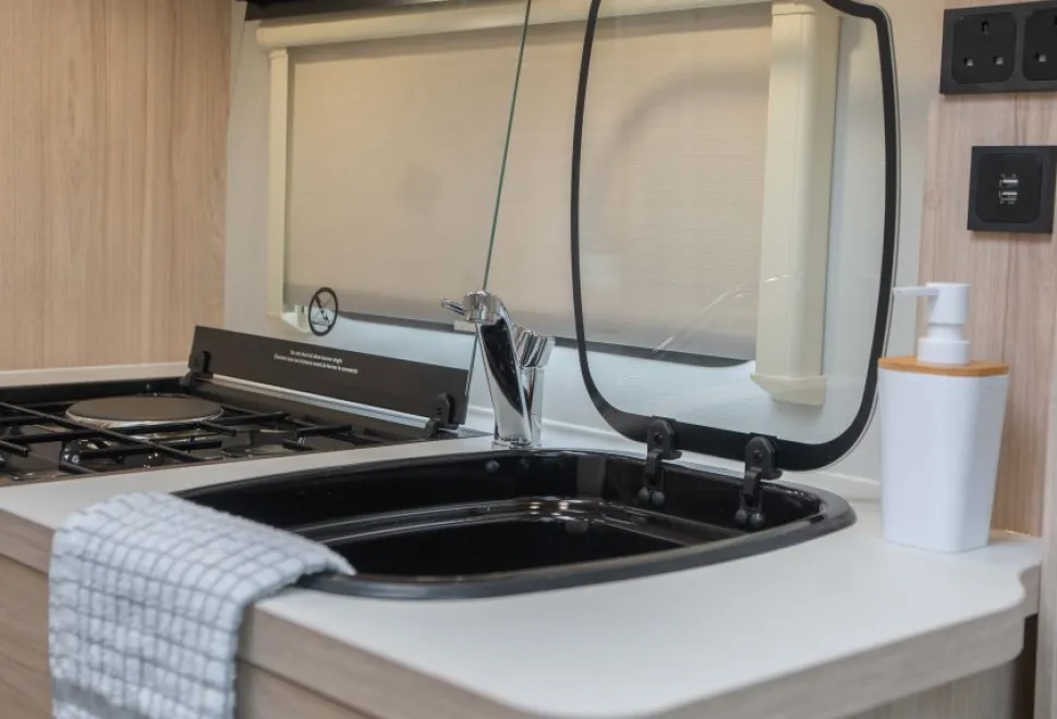 Elddis Evolution 135 140BHP Auto 2025
