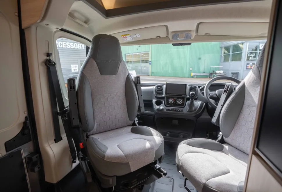 Autotrail Expedition 54 140BHP Auto 2026
