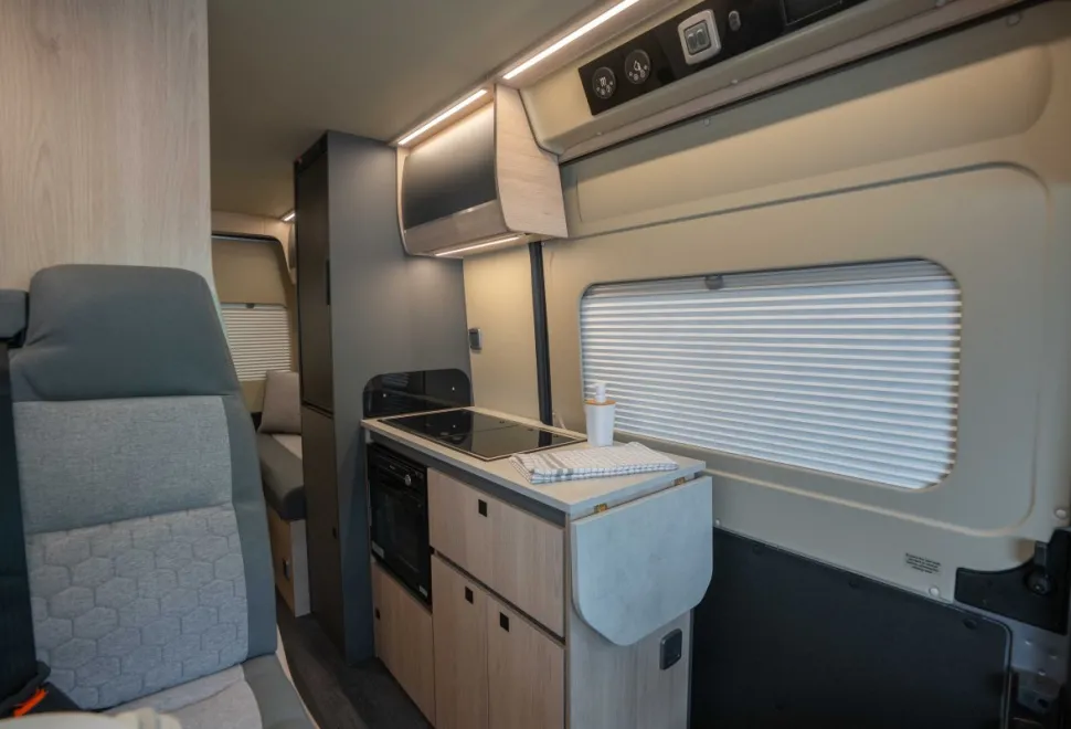 Autotrail Expedition 67 140BHP Auto 2026