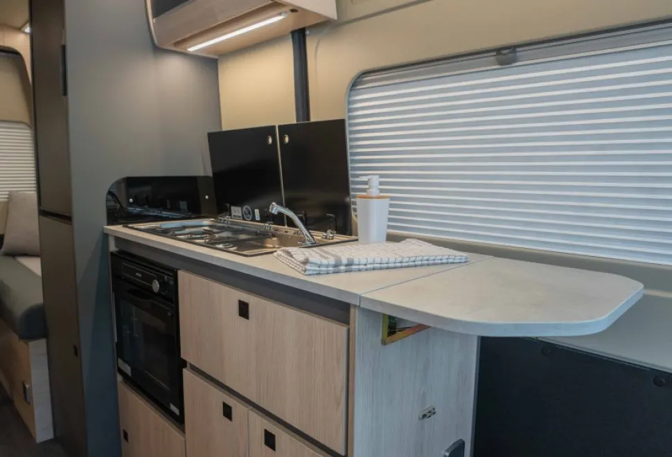 Autotrail Expedition 67 140BHP 2026