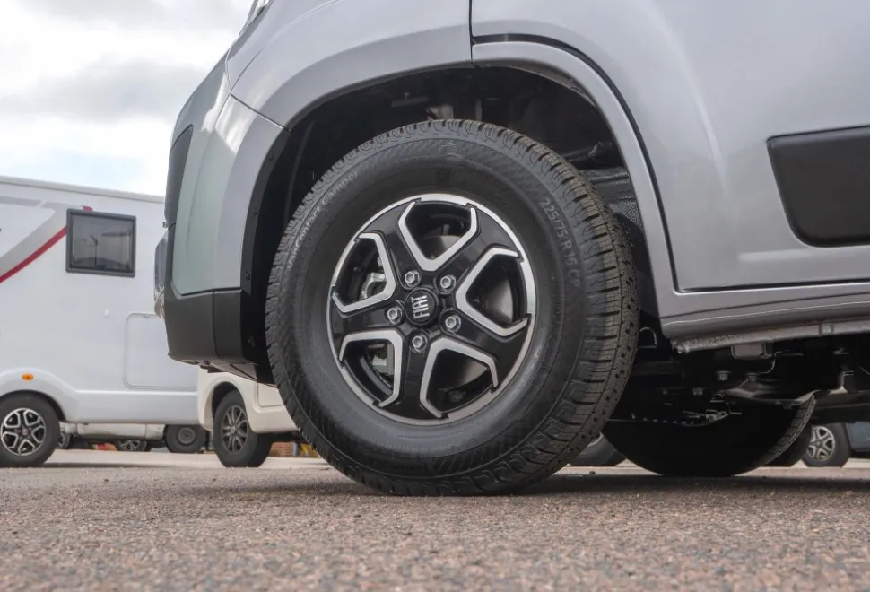 Autotrail Expedition 67 140BHP Auto 2026