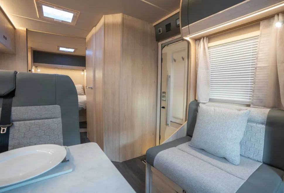 Autotrail Expedition C71 140BHP Auto 2026