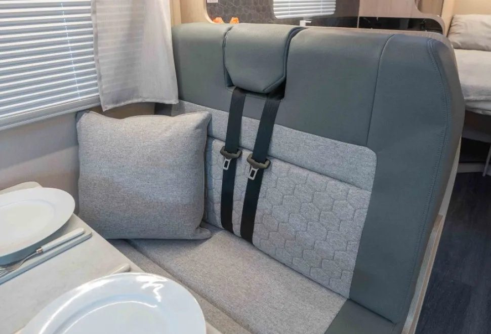 Autotrail Expedition C71 140BHP Auto 2026