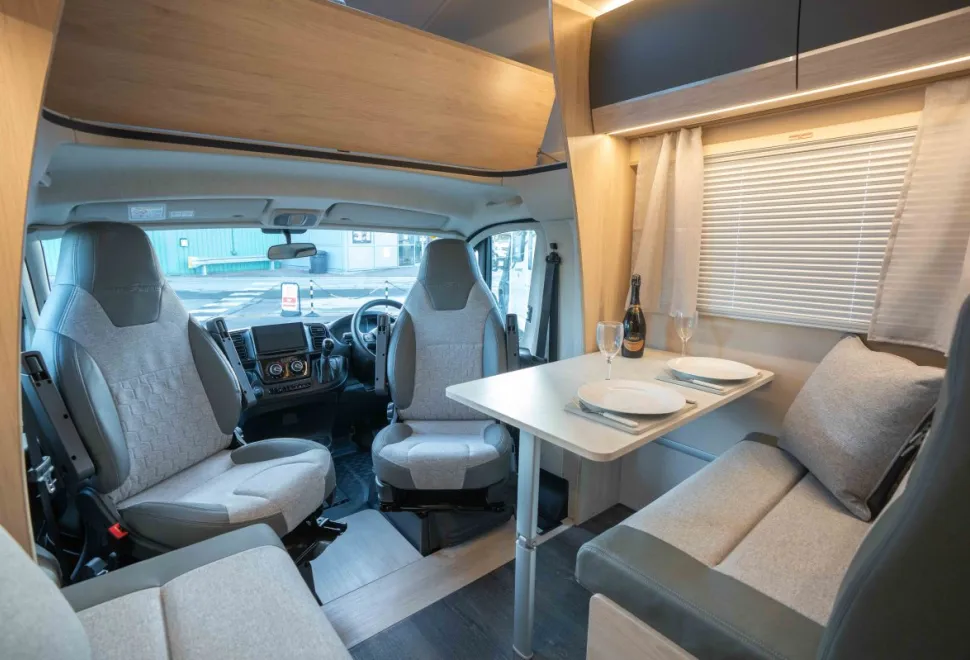 Autotrail Expedition C71 140BHP Auto 2026
