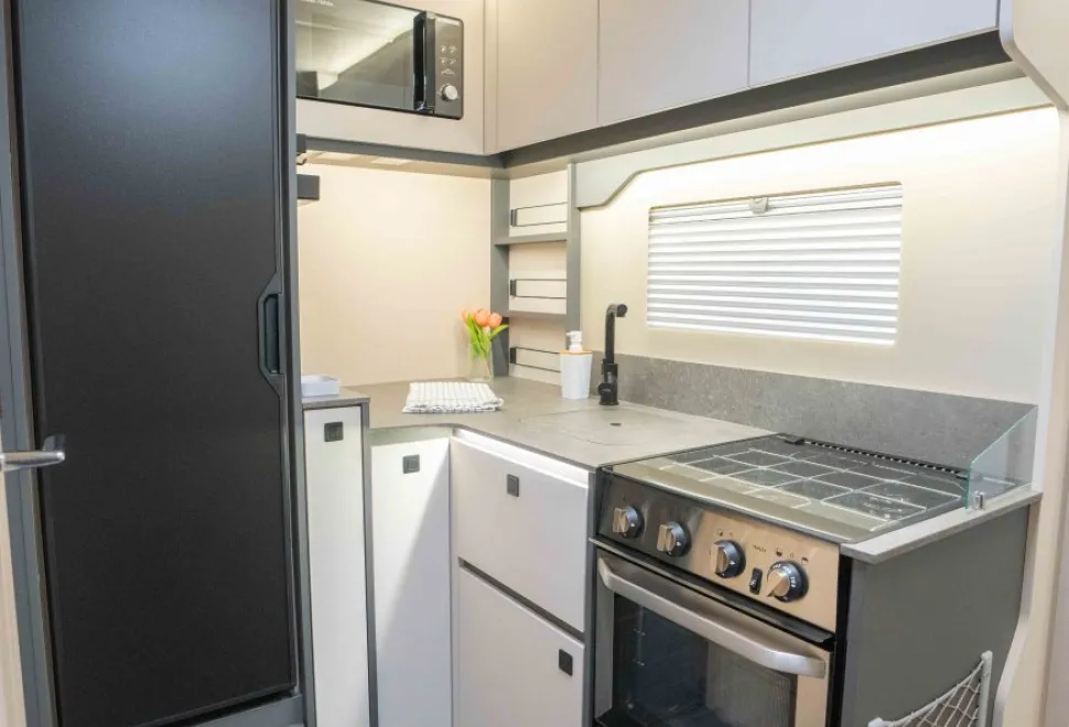 Autotrail F-Line F62 130BHP 2026