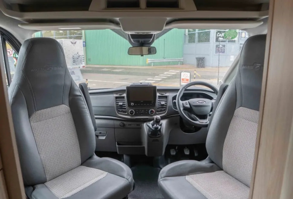 Autotrail F-Line F68 130BHP 2022