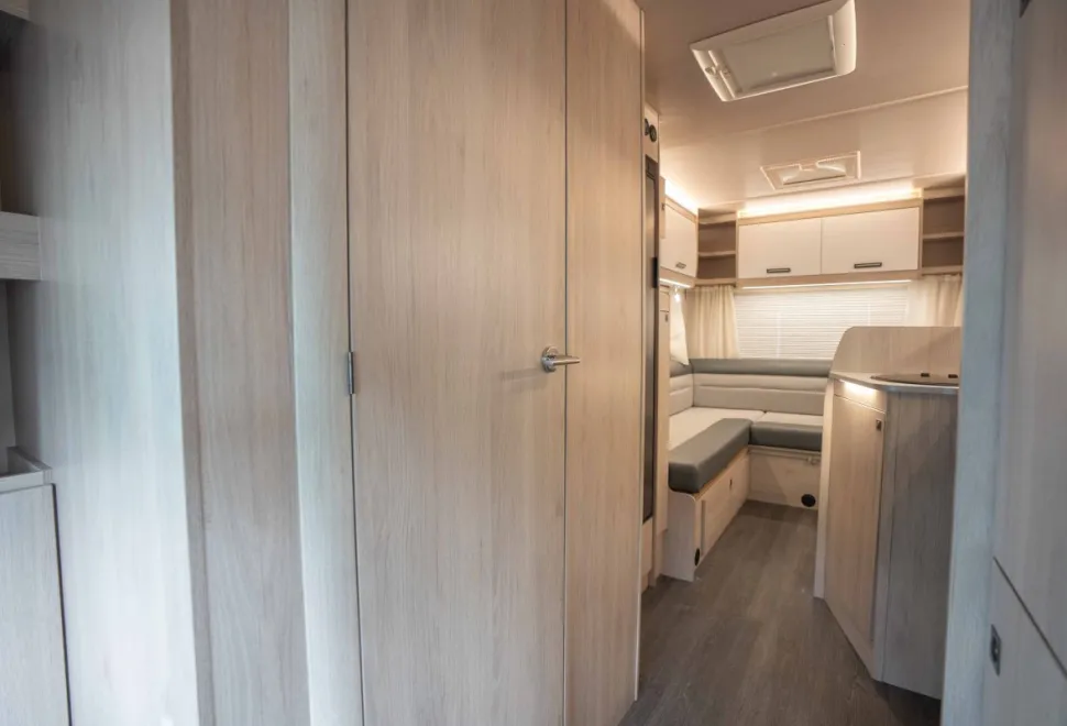 Autotrail F-Line F68 130BHP 2022