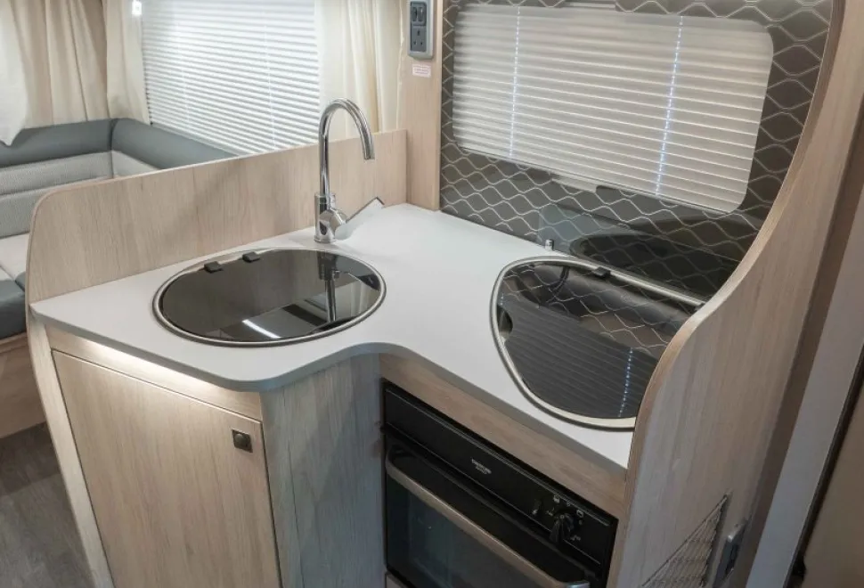 Autotrail F-Line F68 130BHP 2022