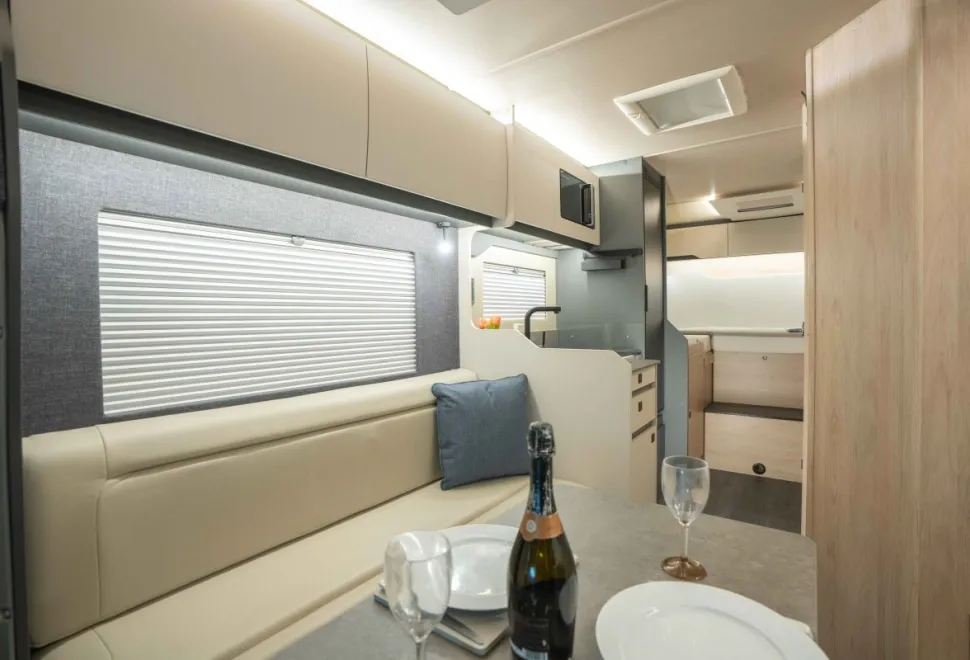 Autotrail F-Line F70 165BHP Auto 2026