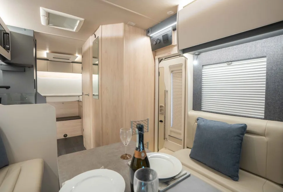 Autotrail F-Line F70 165BHP Auto 2026