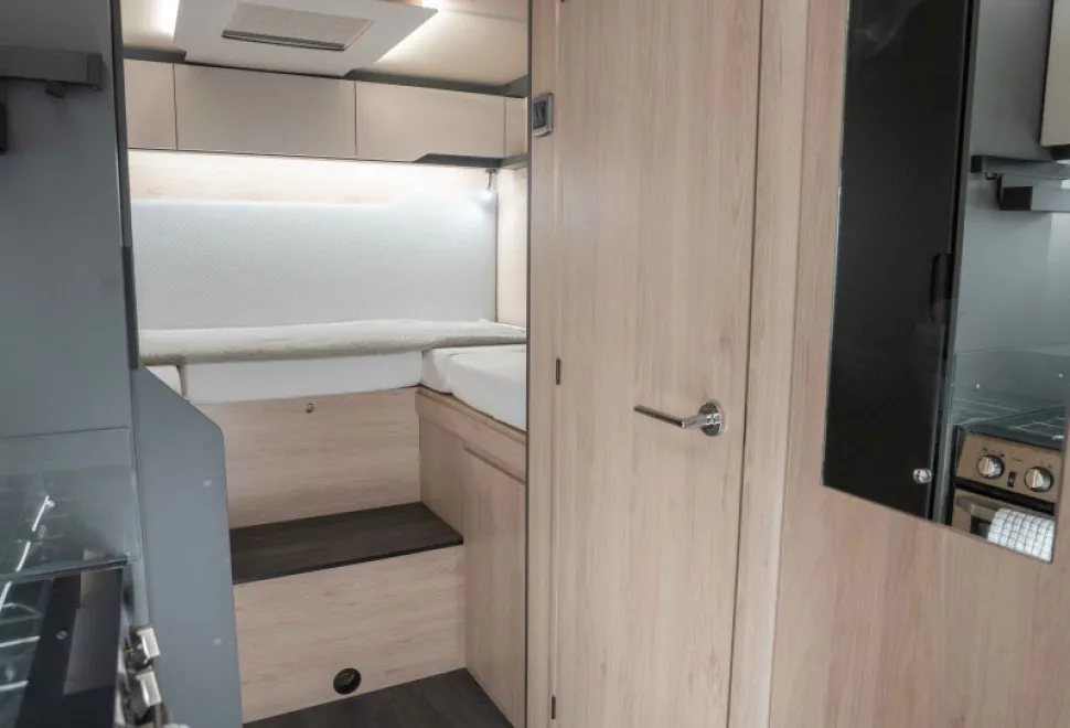 Autotrail F-Line F70 165BHP Auto 2026