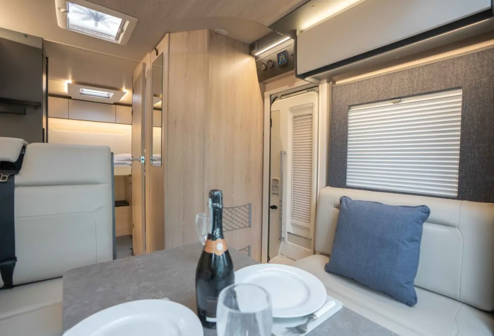 Autotrail F-Line F70 165BHP Auto 2026